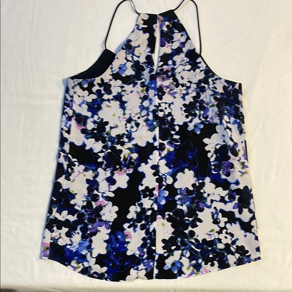 Black and White Sleeveless Set of 2 Tank Tops - Picture 6 of 9